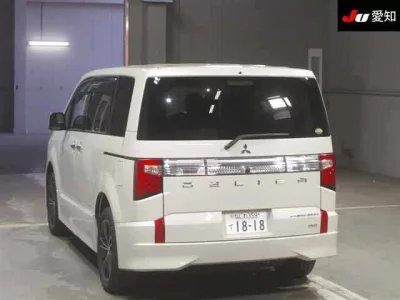 Mitsubishi DELICA D5