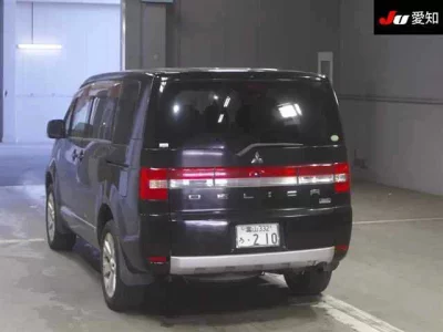 Mitsubishi DELICA D5