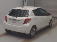Toyota VITZ лот № 4050 оценка 4  с аукциона в Японии 1