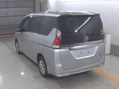 Nissan SERENA  с аукциона в Японии