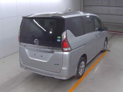 Nissan SERENA  с аукциона в Японии