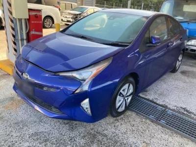 Toyota PRIUS  с аукциона в Японии