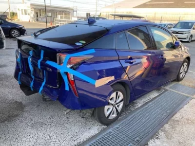 Toyota PRIUS  с аукциона в Японии