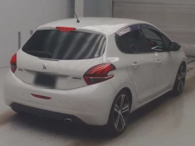 Peugeot 208  с аукциона в Японии
