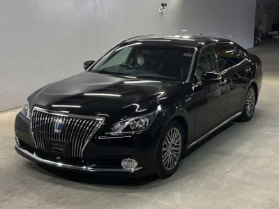 Toyota CROWN  с аукциона в Японии