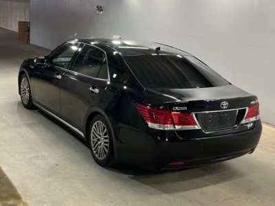 Toyota CROWN  с аукциона в Японии