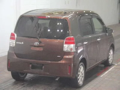 Toyota SPADE  с аукциона в Японии