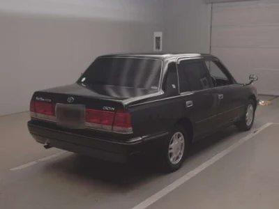 Toyota CROWN  с аукциона в Японии