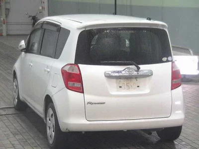Toyota RACTIS  с аукциона в Японии
