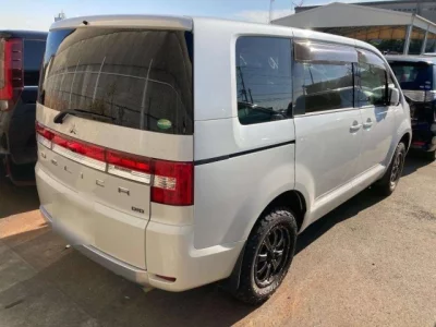 Mitsubishi DELICA D5