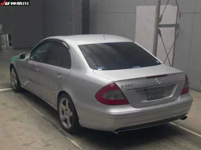 Mercedes-Benz E CLASS  с аукциона в Японии