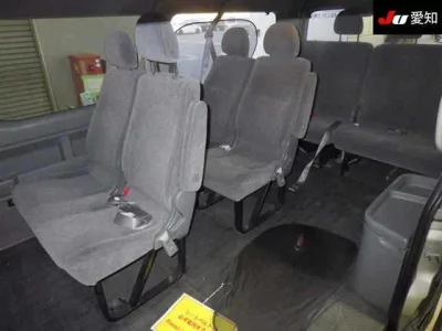 Toyota HIACE  с аукциона в Японии