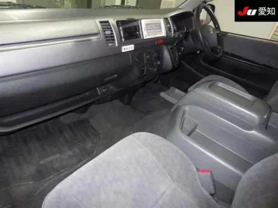 Toyota HIACE  с аукциона в Японии