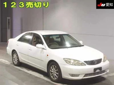 Toyota CAMRY  с аукциона в Японии