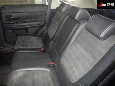 Mitsubishi OUTLANDER PHEV  с аукциона в Японии