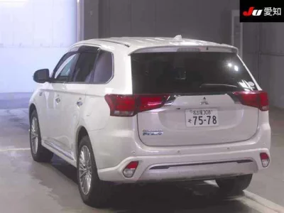 Mitsubishi OUTLANDER PHEV  с аукциона в Японии