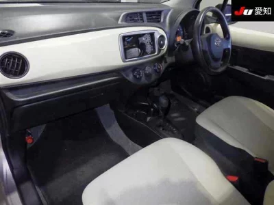 Toyota VITZ  с аукциона в Японии