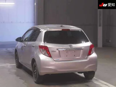 Toyota VITZ  с аукциона в Японии