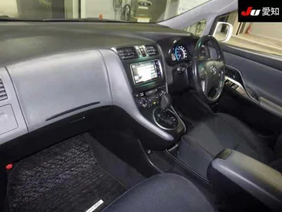 Toyota MARK X ZIO  с аукциона в Японии