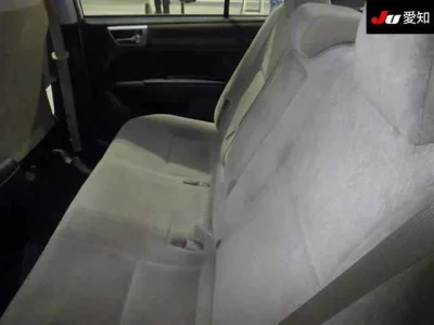 Toyota COROLLA AXIO  с аукциона в Японии