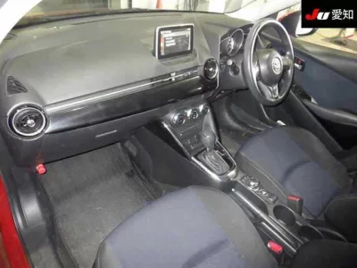 Mazda DEMIO  с аукциона в Японии