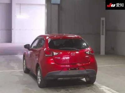 Mazda DEMIO  с аукциона в Японии