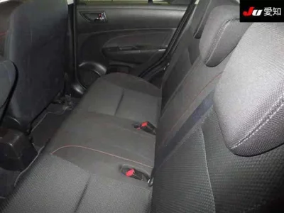 Suzuki SWIFT  с аукциона в Японии