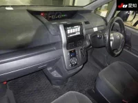 Toyota VOXY лот № 30627 оценка R  с аукциона в Японии 2