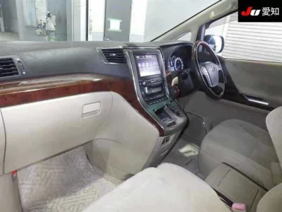 Toyota ALPHARD  с аукциона в Японии