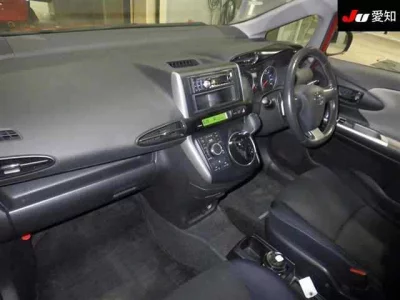 Toyota WISH  с аукциона в Японии