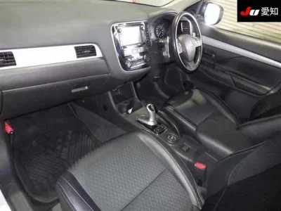 Mitsubishi OUTLANDER PHEV