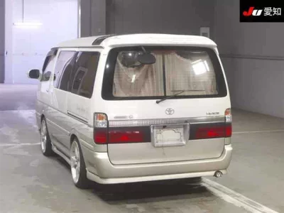Toyota HIACE  с аукциона в Японии