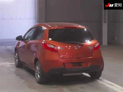 Mazda DEMIO  с аукциона в Японии