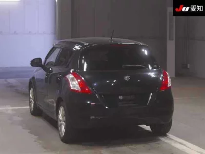 Suzuki SWIFT  с аукциона в Японии