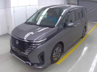 Nissan SERENA  с аукциона в Японии
