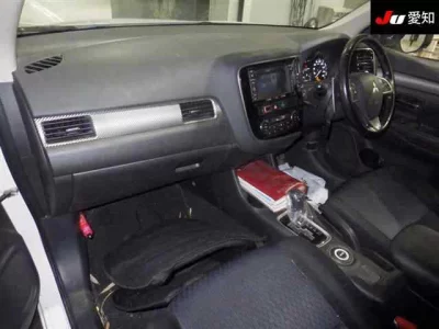 Mitsubishi OUTLANDER  с аукциона в Японии