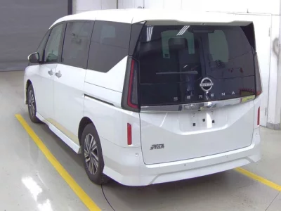 Nissan SERENA  с аукциона в Японии