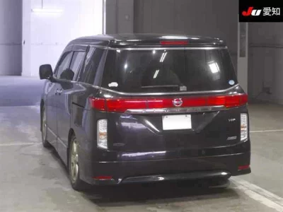 Nissan ELGRAND  с аукциона в Японии