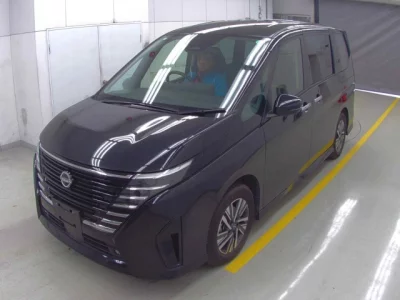 Nissan SERENA  с аукциона в Японии