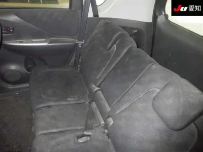 Toyota RACTIS  с аукциона в Японии