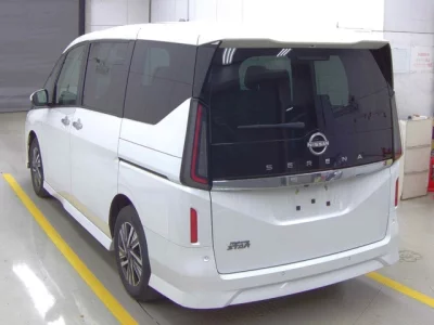 Nissan SERENA  с аукциона в Японии