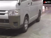 Toyota HIACE VAN лот № 4413 оценка 3.5  с аукциона в Японии 6