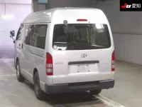 Toyota HIACE VAN лот № 4413 оценка 3.5  с аукциона в Японии 1