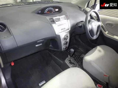 Toyota VITZ  с аукциона в Японии