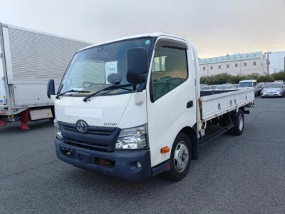 Toyota DYNA  с аукциона в Японии