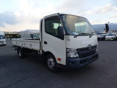 Toyota DYNA  с аукциона в Японии