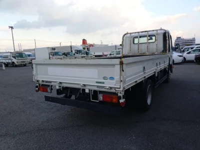 Toyota DYNA  с аукциона в Японии