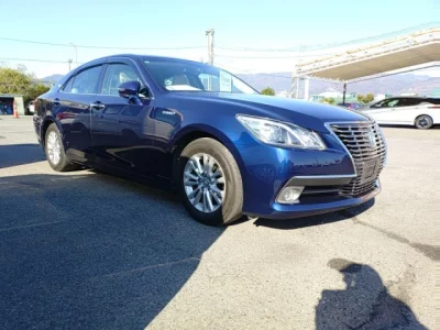 Toyota CROWN  с аукциона в Японии
