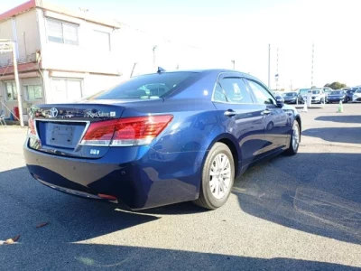 Toyota CROWN  с аукциона в Японии