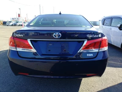 Toyota CROWN  с аукциона в Японии